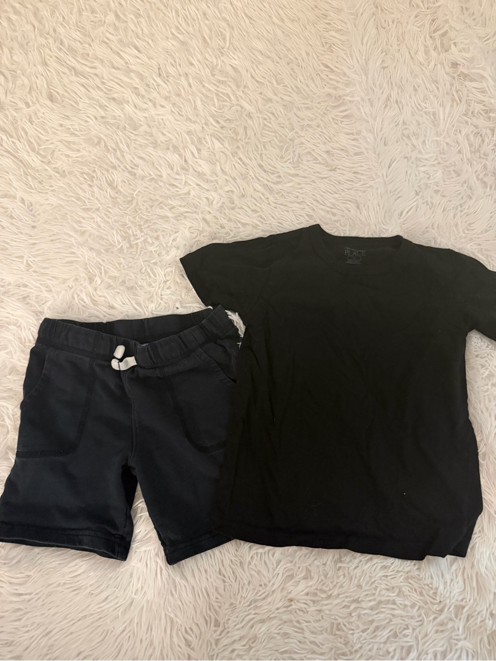 Boys 4T Black Cotton Outfit Set Tee & Carter's Shorts Casual Summer - Picture 1 of 6